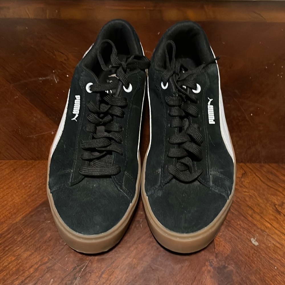Womens Puma size 8